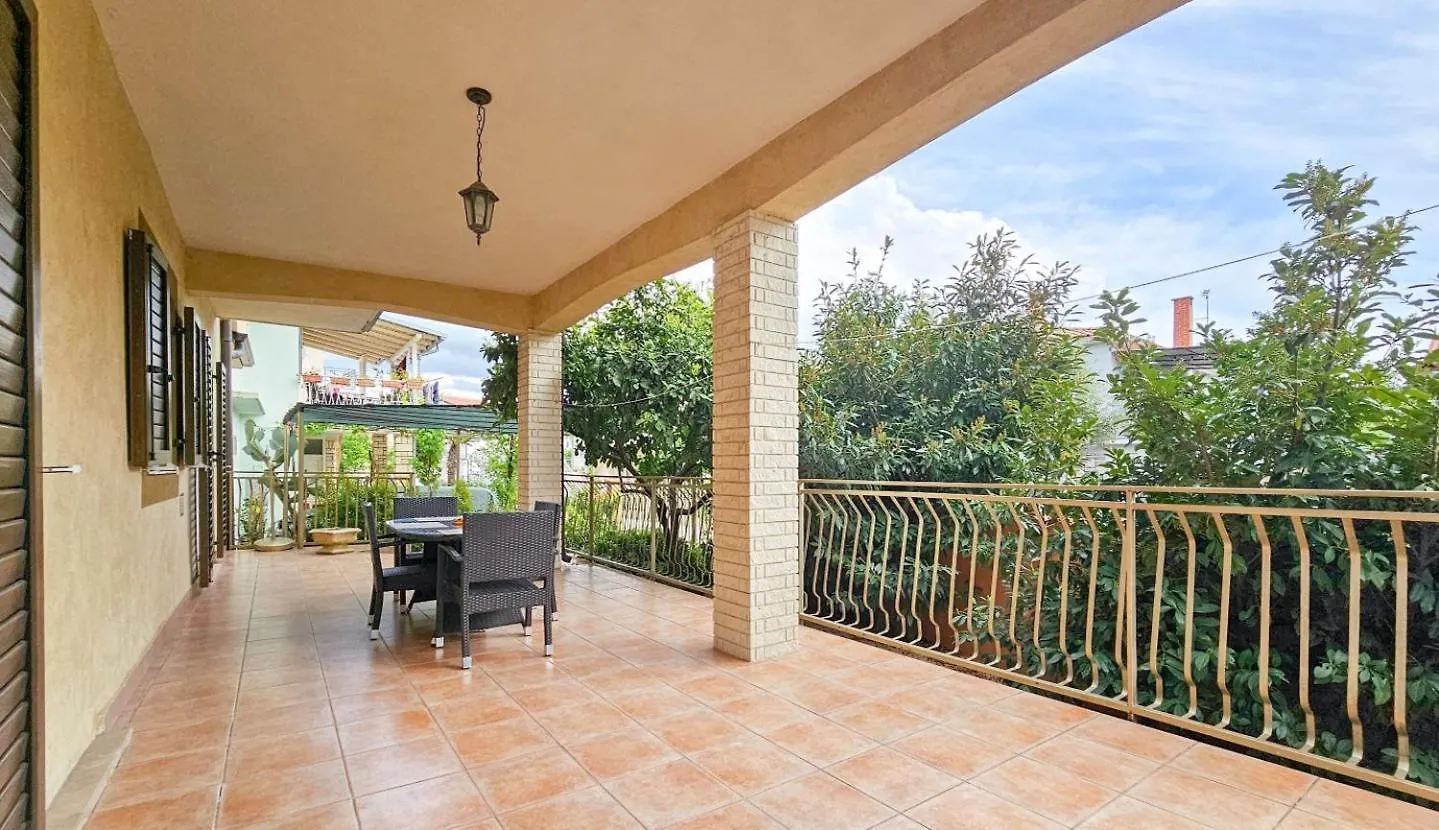 Apartment Romana 1 Novigrad