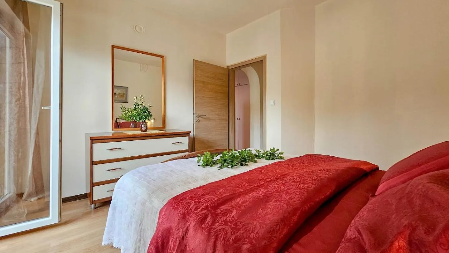 Romana 1 Novigrad  0*, Novigrad (Istria)
